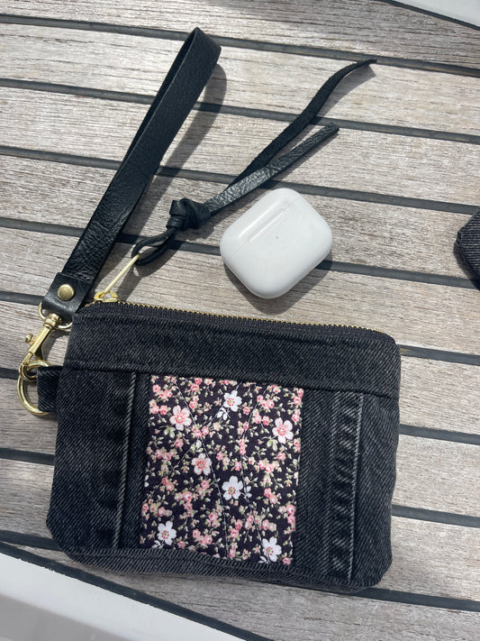 Black Quilted Pouch Wristlet