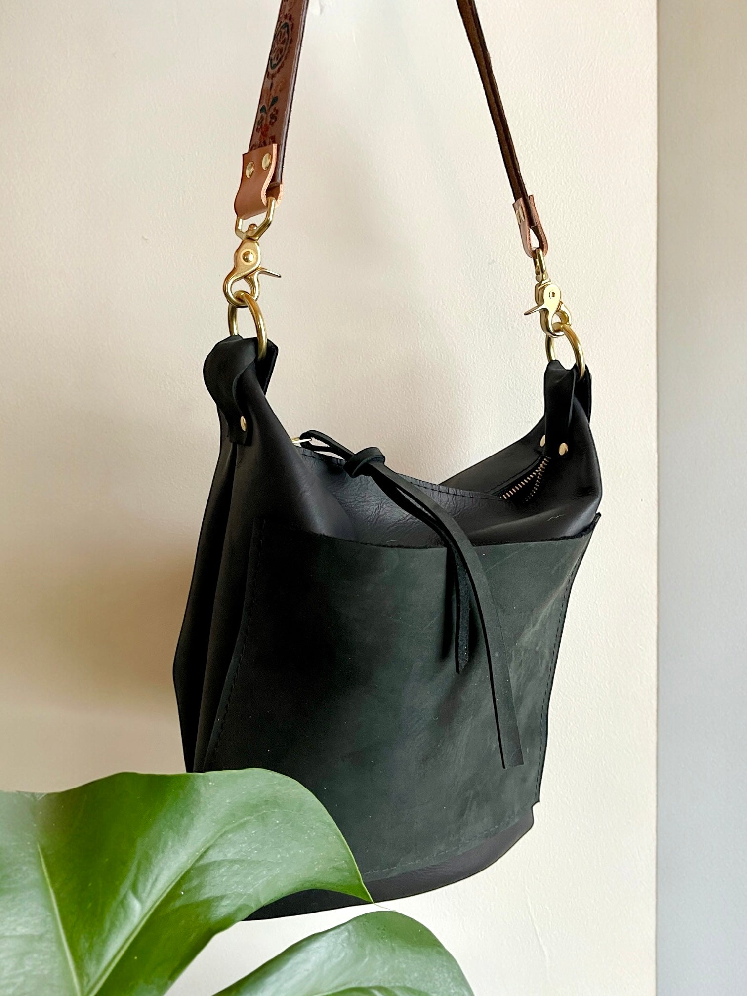 Songbird Artisan Shoulder Bag - Matte Black