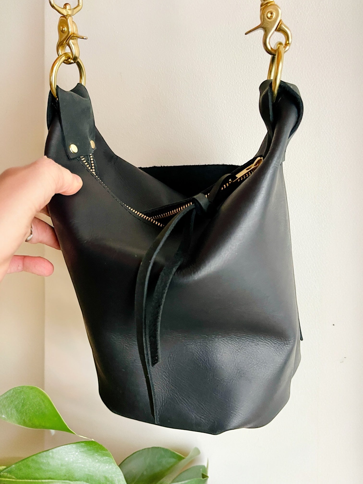 Songbird Artisan Shoulder Bag - Matte Black