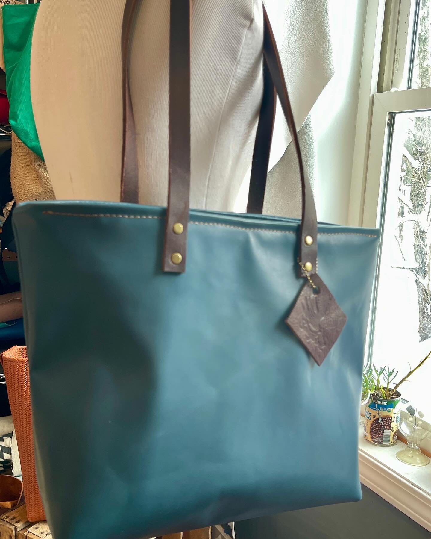 Blue Tote 4.75 inch base