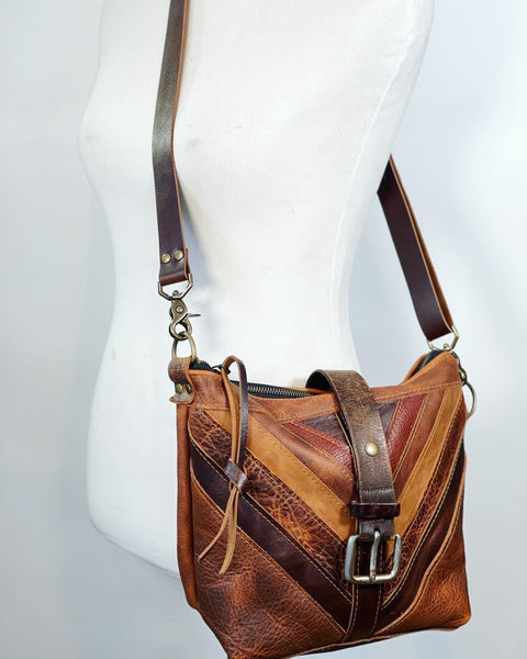 【mnem】Chichen pocket leather shoulder bag Noir Rachel Elongated Front-Pocket Chain-Handle Bag
